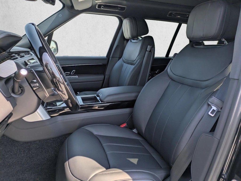 New 2025 Land Rover Range Rover SE Sport Utility