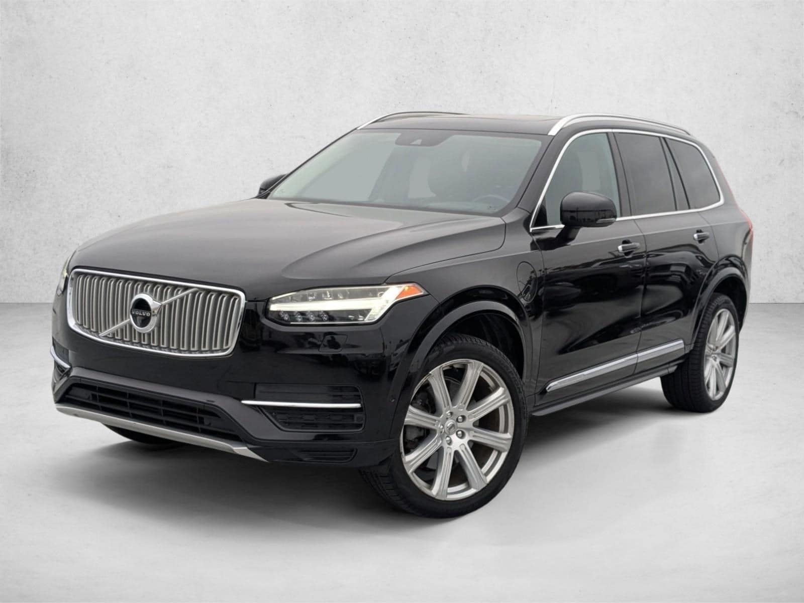 2016 Volvo XC90 T8 Twin Engine PHEV Inscription's photo