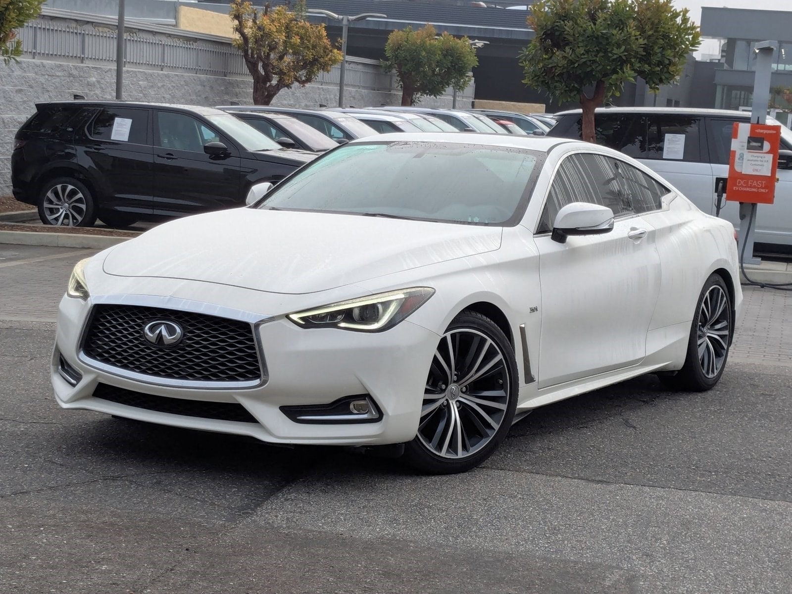 2017 INFINITI Q60 Coupe Premium's photo