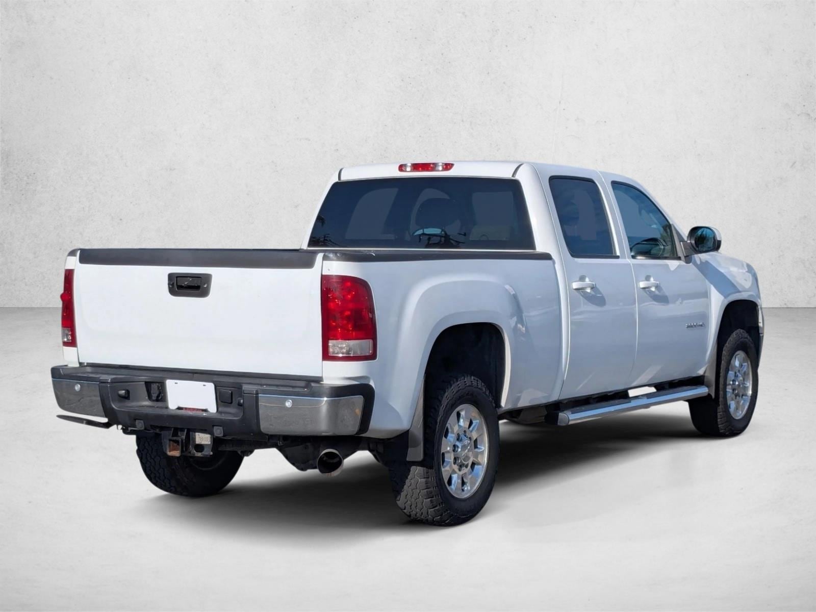 2012 GMC Sierra 2500HD SLT photo 4