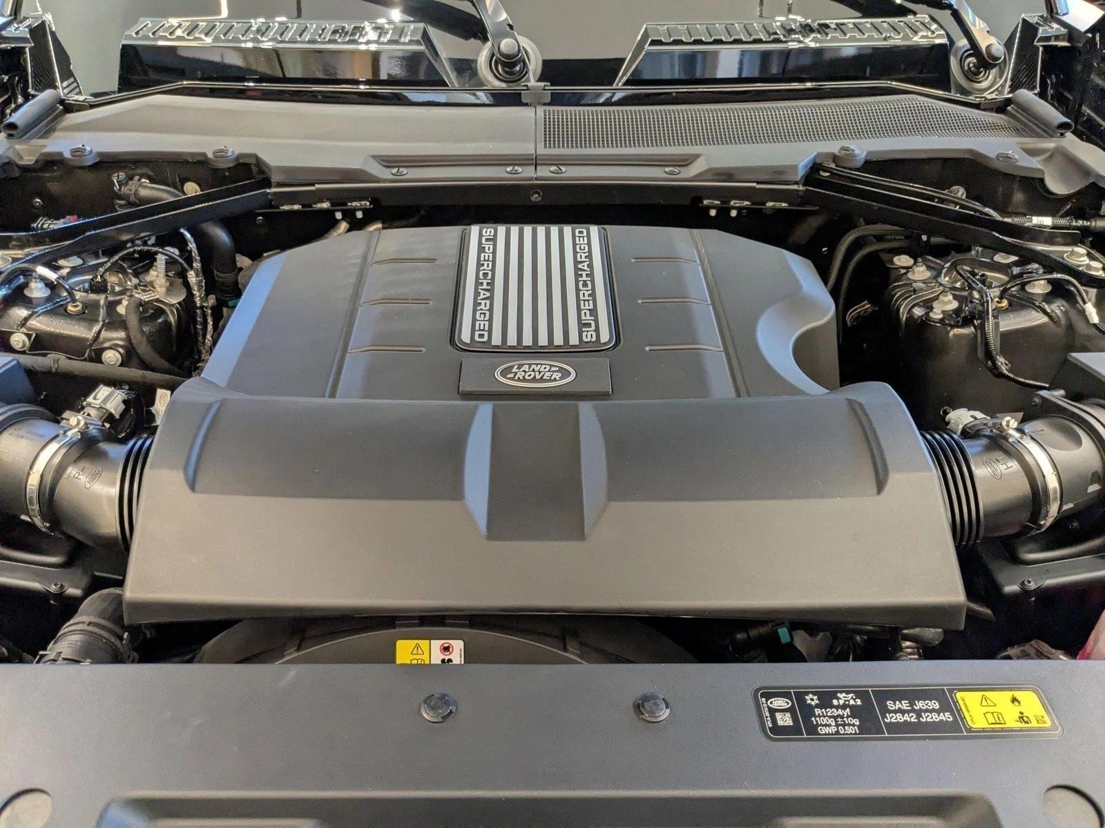 2026 Land Rover Defender V8 - Photo 18