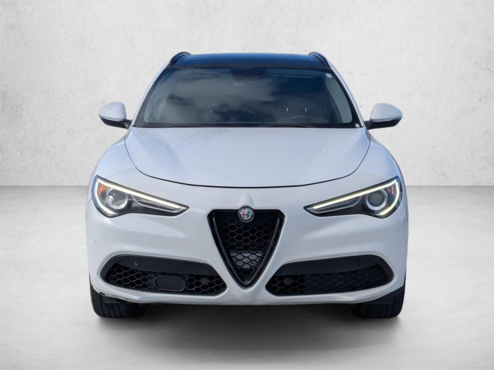 2019 Alfa Romeo Stelvio Sport photo 2