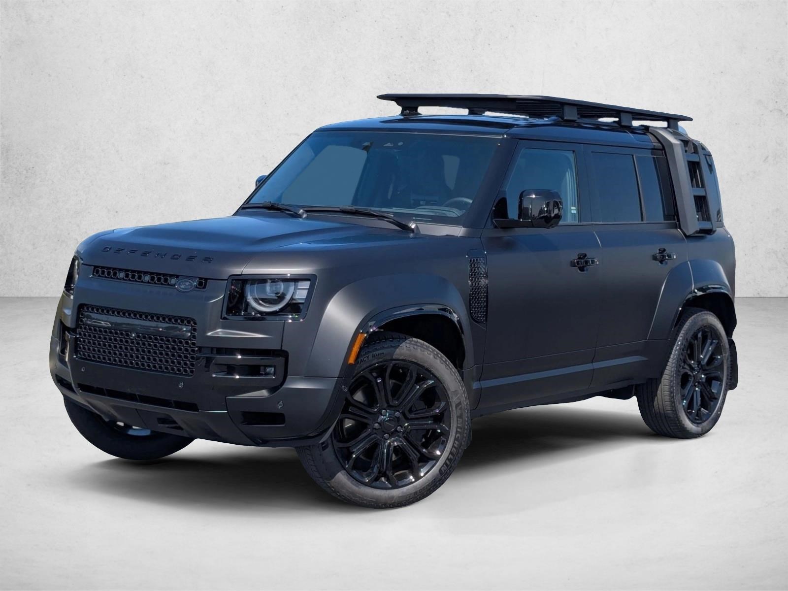 2026 Land Rover Defender 110 OCTA Black P635's photo