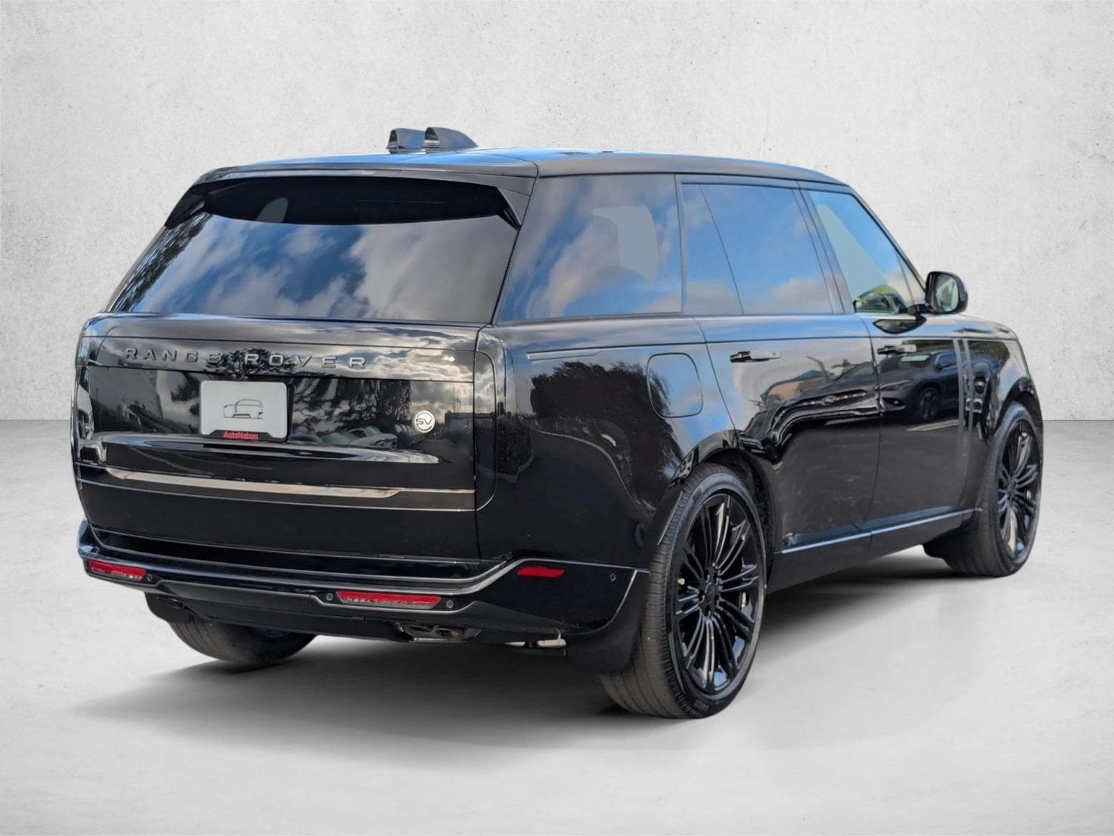 2026 Land Rover Range Rover SV - Photo 2