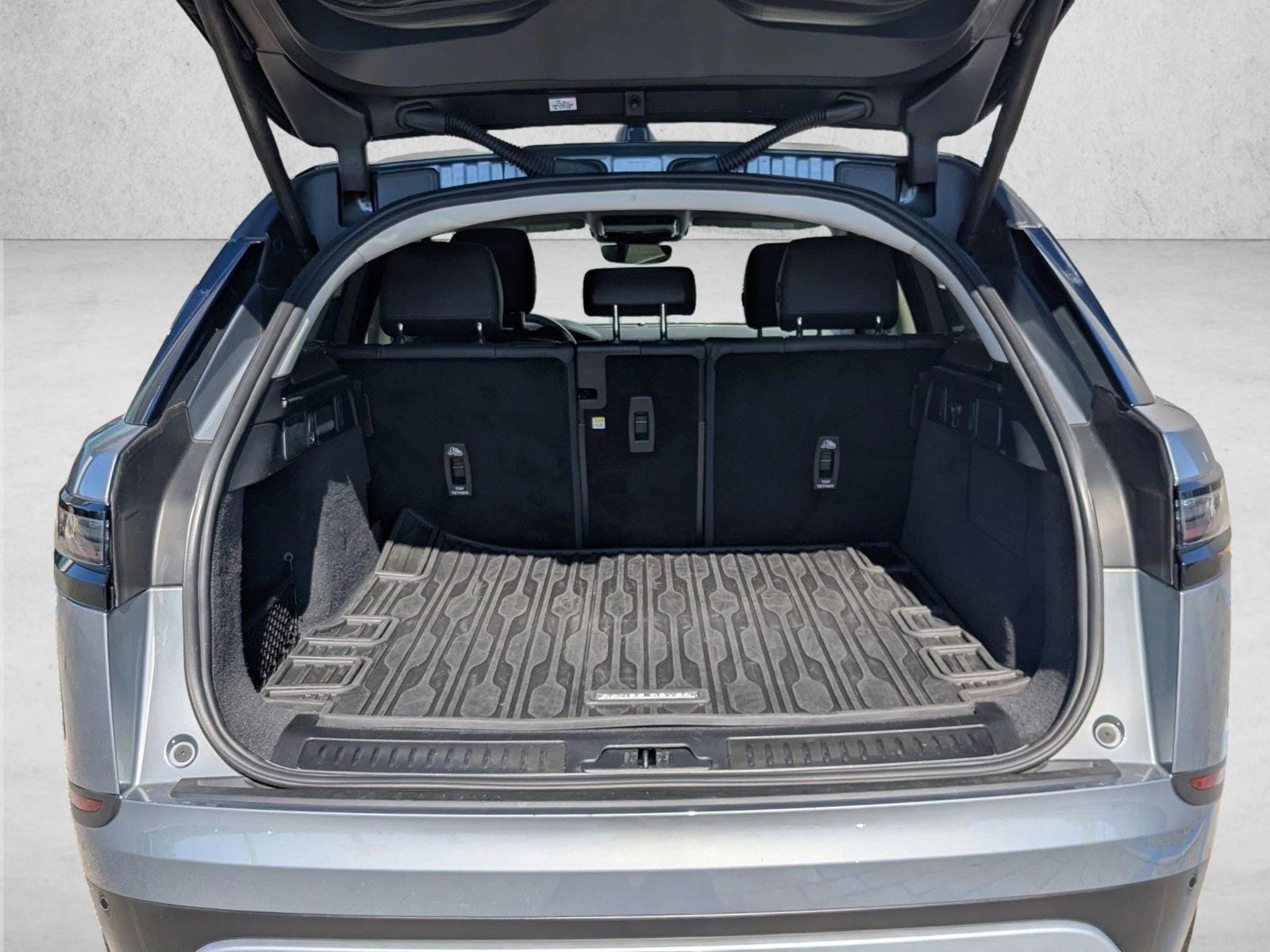 2025 Land Rover Range Rover Velar S photo 5