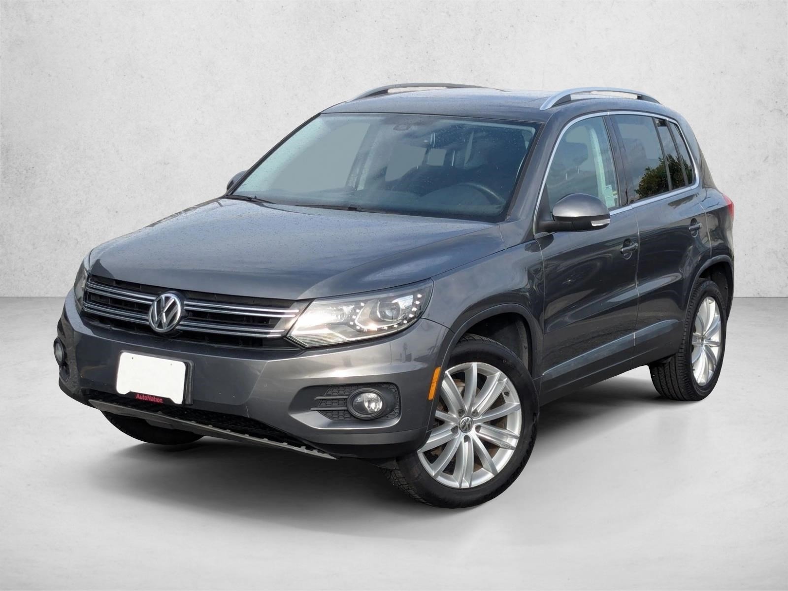 2016 Volkswagen Tiguan SE's photo