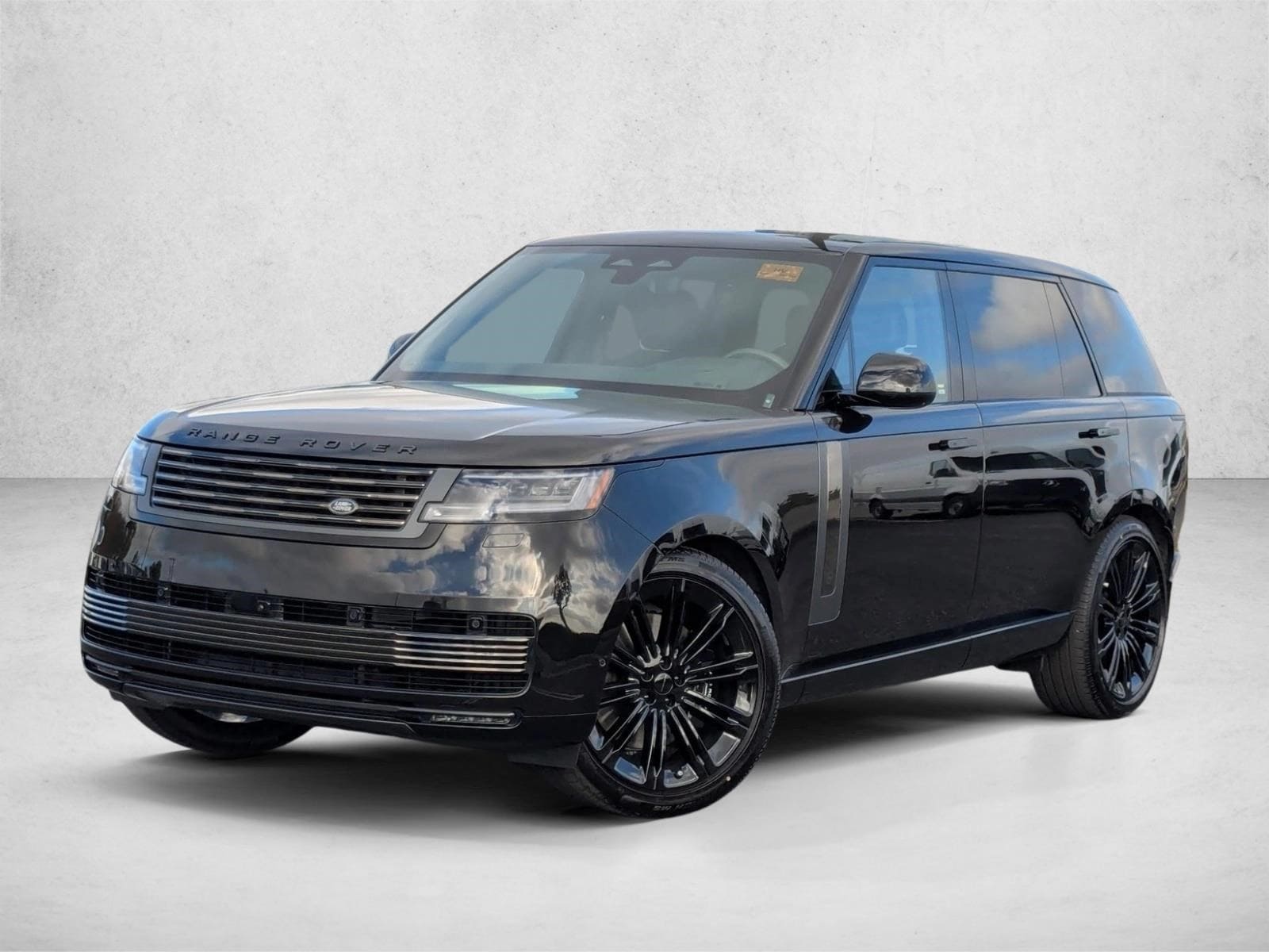 2026 Land Rover Range Rover 4.4 SV LWB's photo