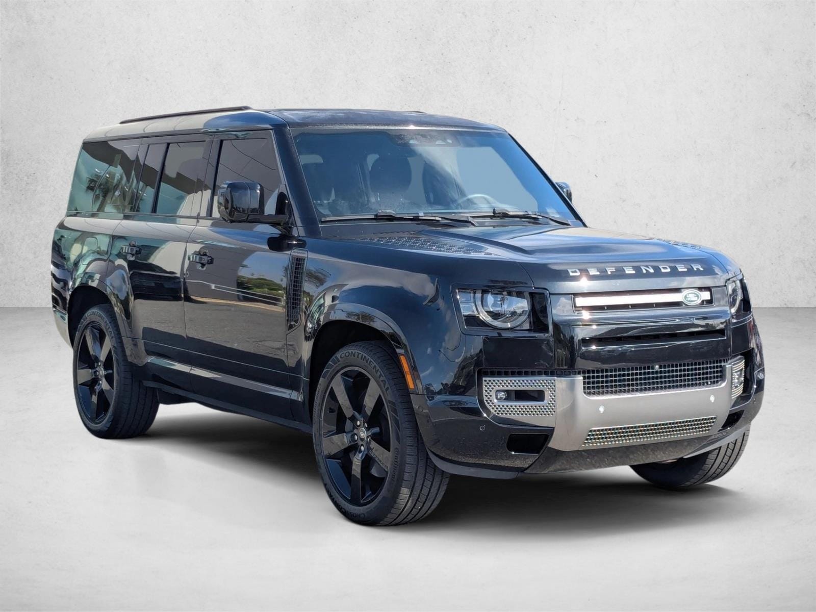 2023 Land Rover Defender 130 SE AWD photo 2