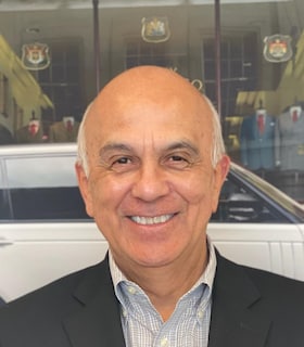 Staff member David Garcia from ID_c06ef34d2761