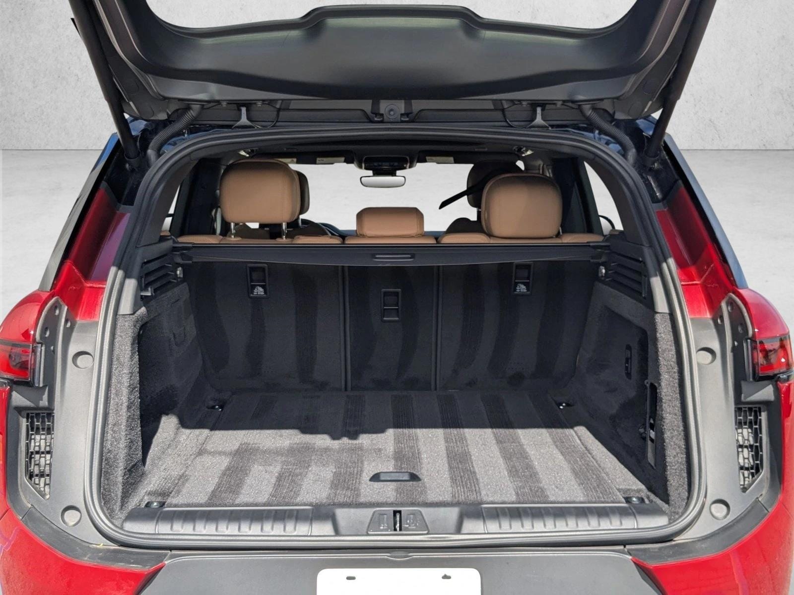 2025 Land Rover Range Rover Sport SE photo 5