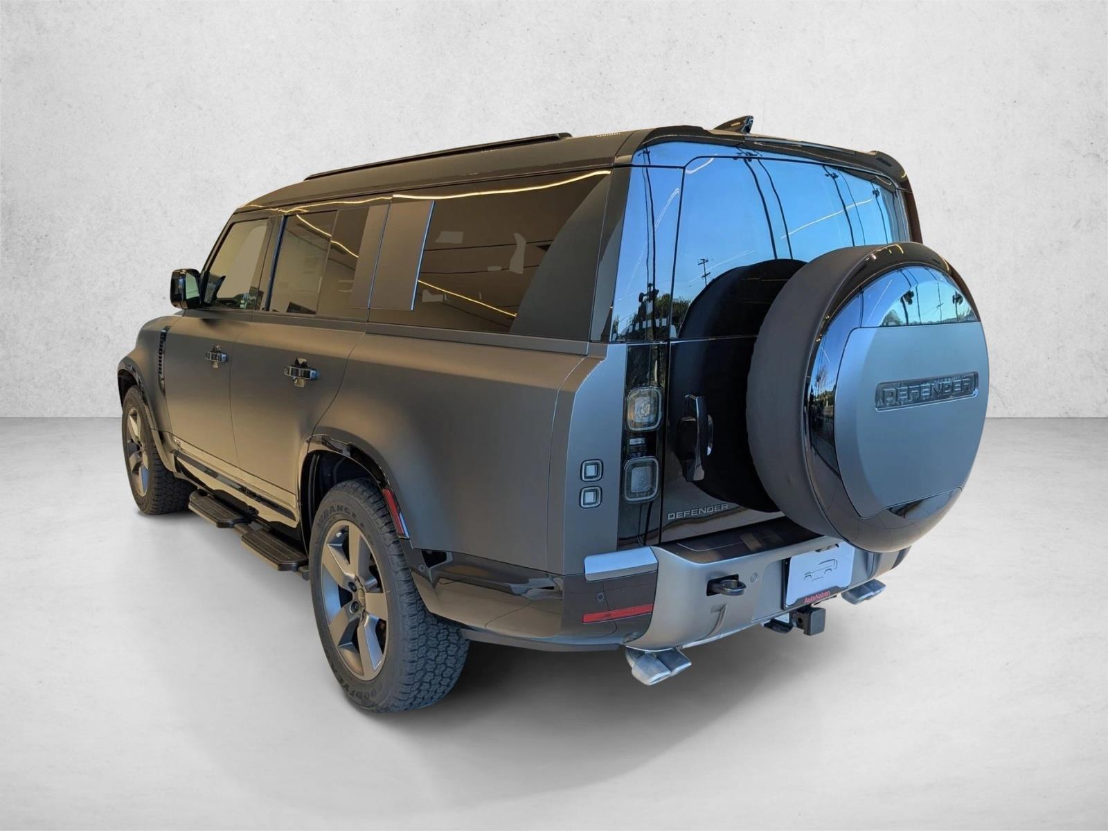 2026 Land Rover Defender V8 - Photo 9