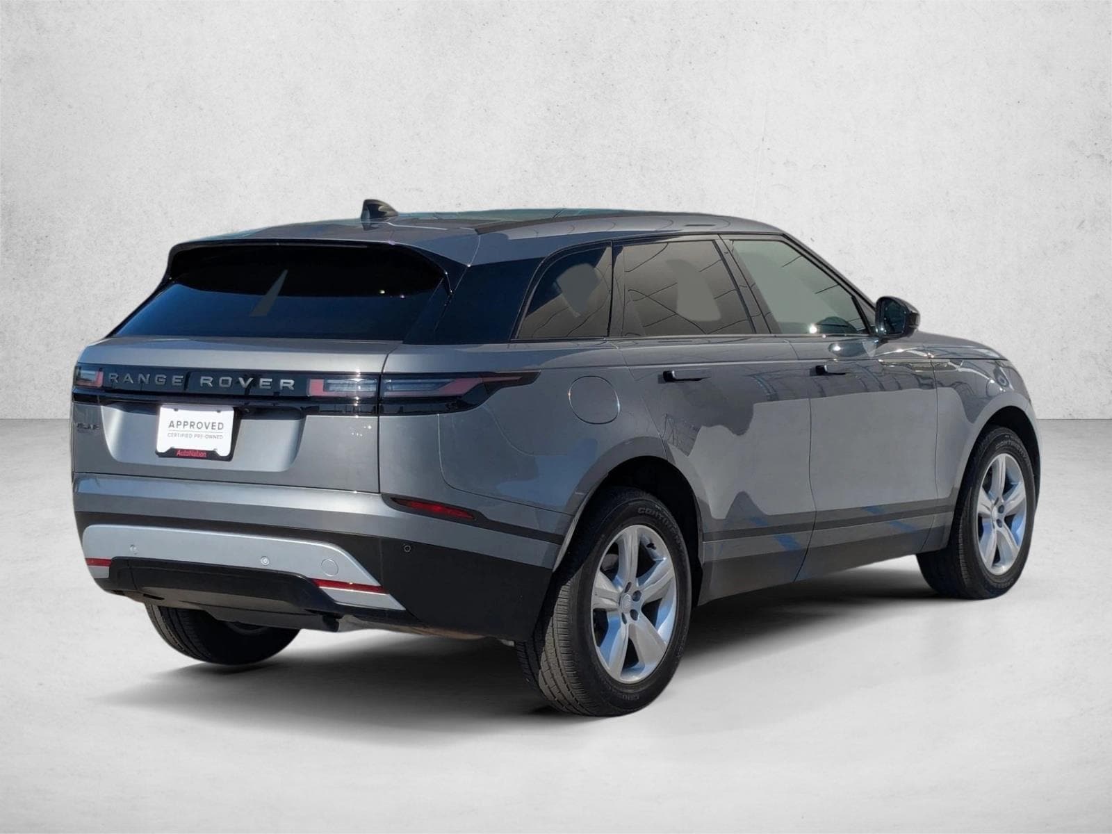 2025 Land Rover Range Rover Velar S photo 4