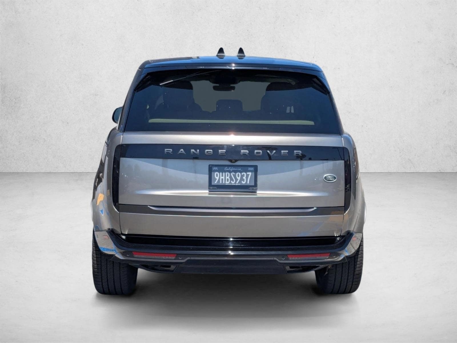 2023 Land Rover Range Rover SE photo 6