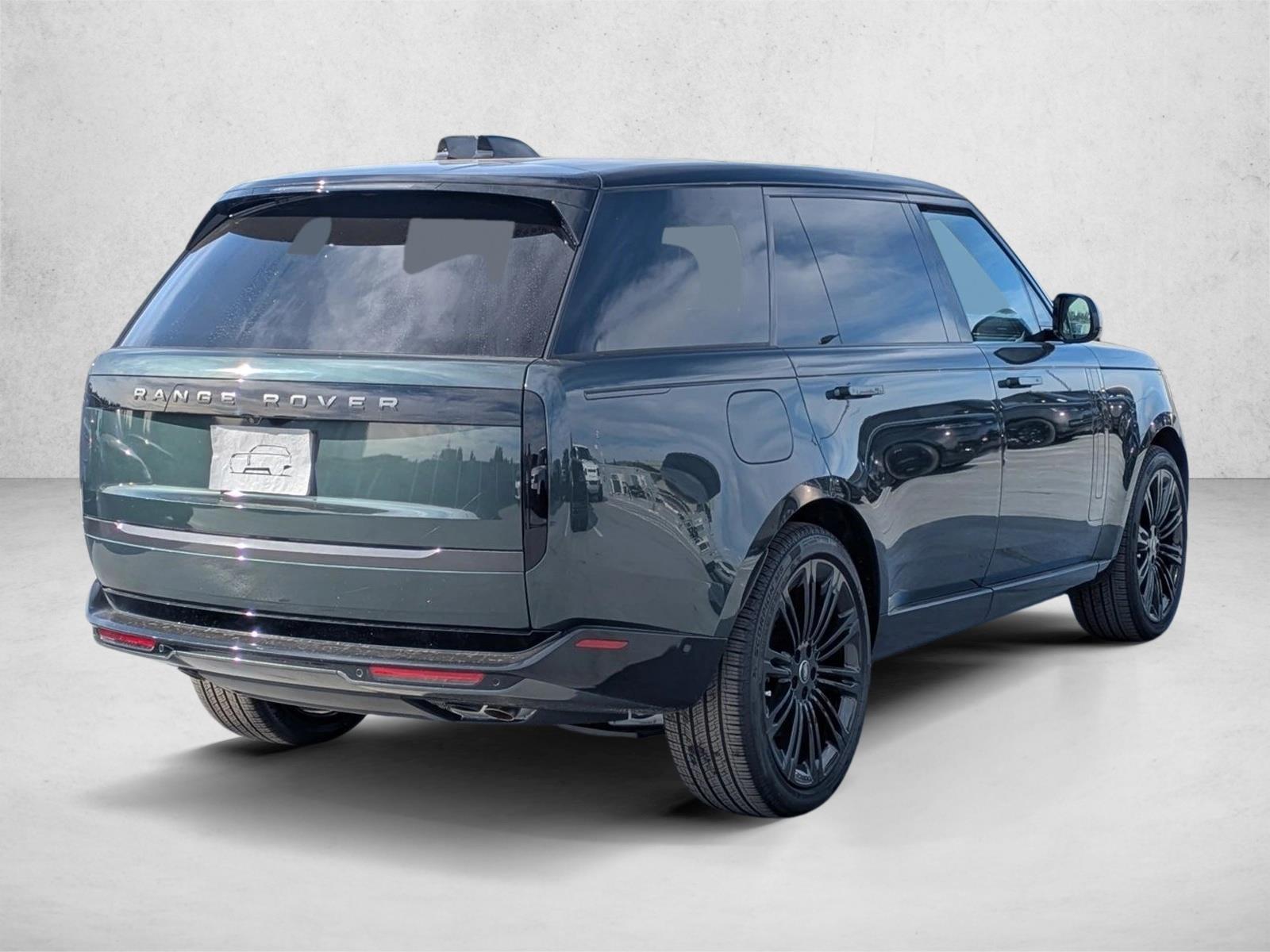 2025 Land Rover Range Rover SE photo 2