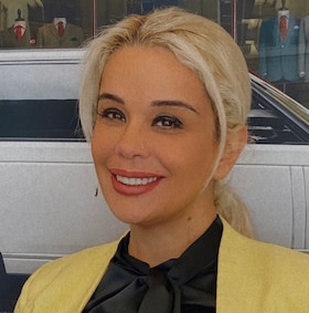 Staff member Azi Kazemi from ID_c06ef34d2761