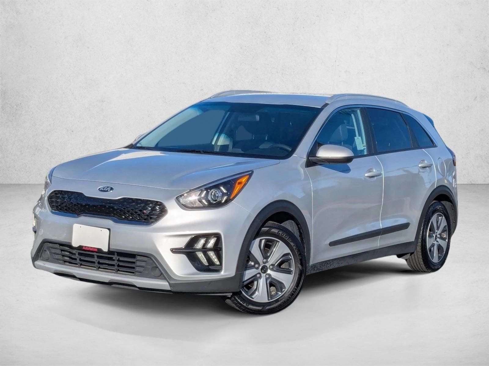 2020 Kia Niro LX's photo