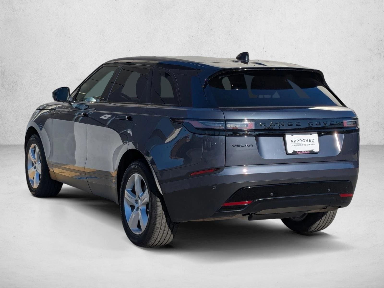 2025 Land Rover Range Rover Velar S photo 3