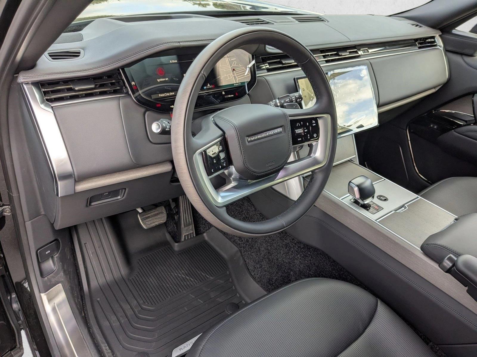 2026 Land Rover Range Rover SV - Photo 3