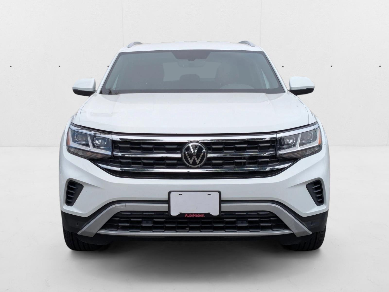 2022 Volkswagen Atlas Cross Sport SE Technology photo 2