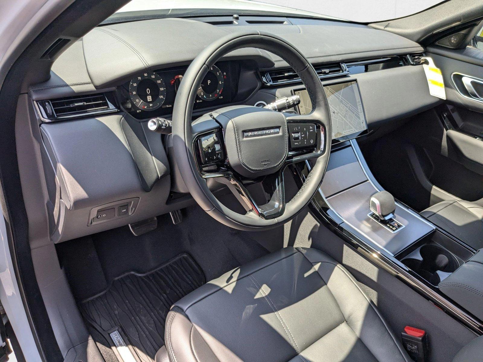 2026 Land Rover Range Rover Velar SE photo 3