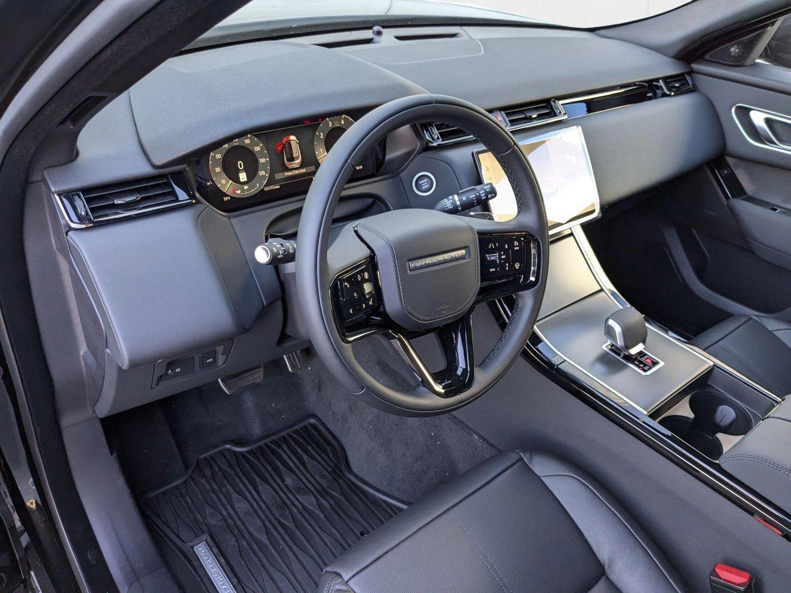 2025 Land Rover Range Rover Velar SE photo 3