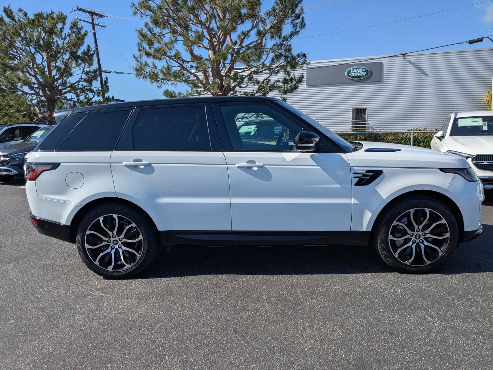 2020 Land Rover Range Rover Sport HSE photo 4