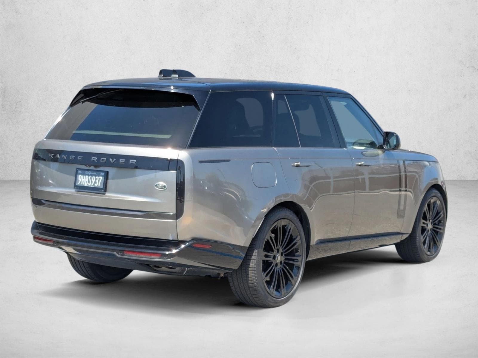 2023 Land Rover Range Rover SE photo 4