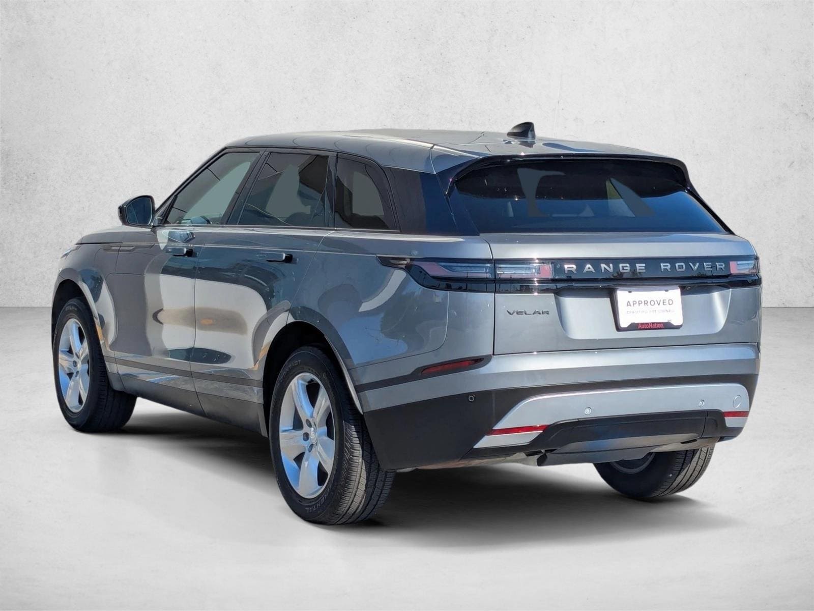 2025 Land Rover Range Rover Velar S photo 3