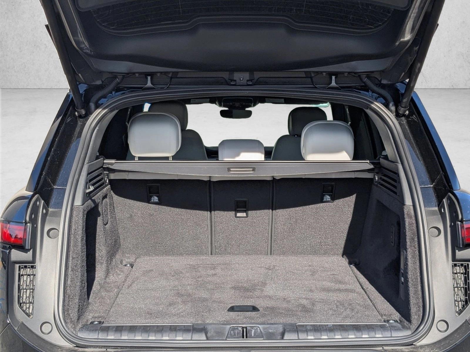 2025 Land Rover Range Rover Sport SE photo 5