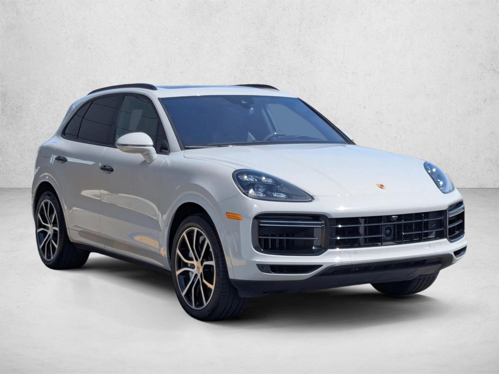 2022 Porsche Cayenne Turbo photo 2