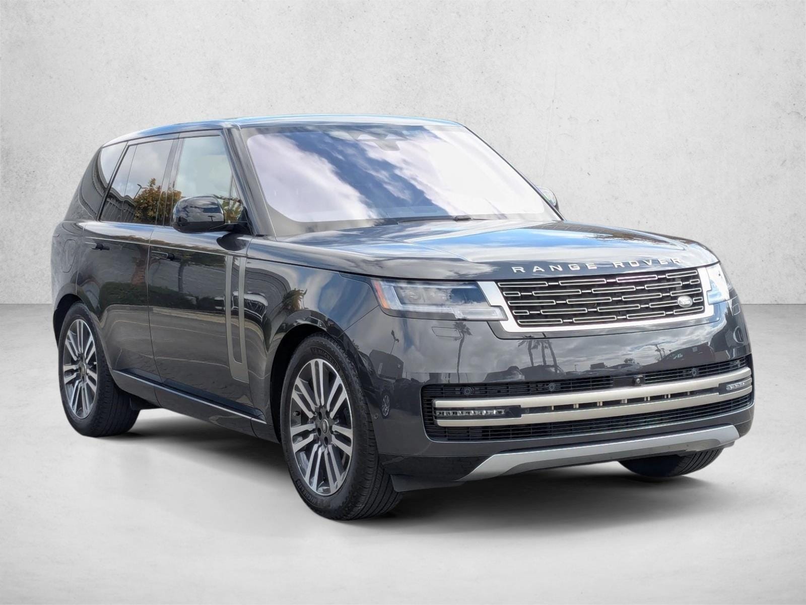 2023 Land Rover Range Rover SE photo 2