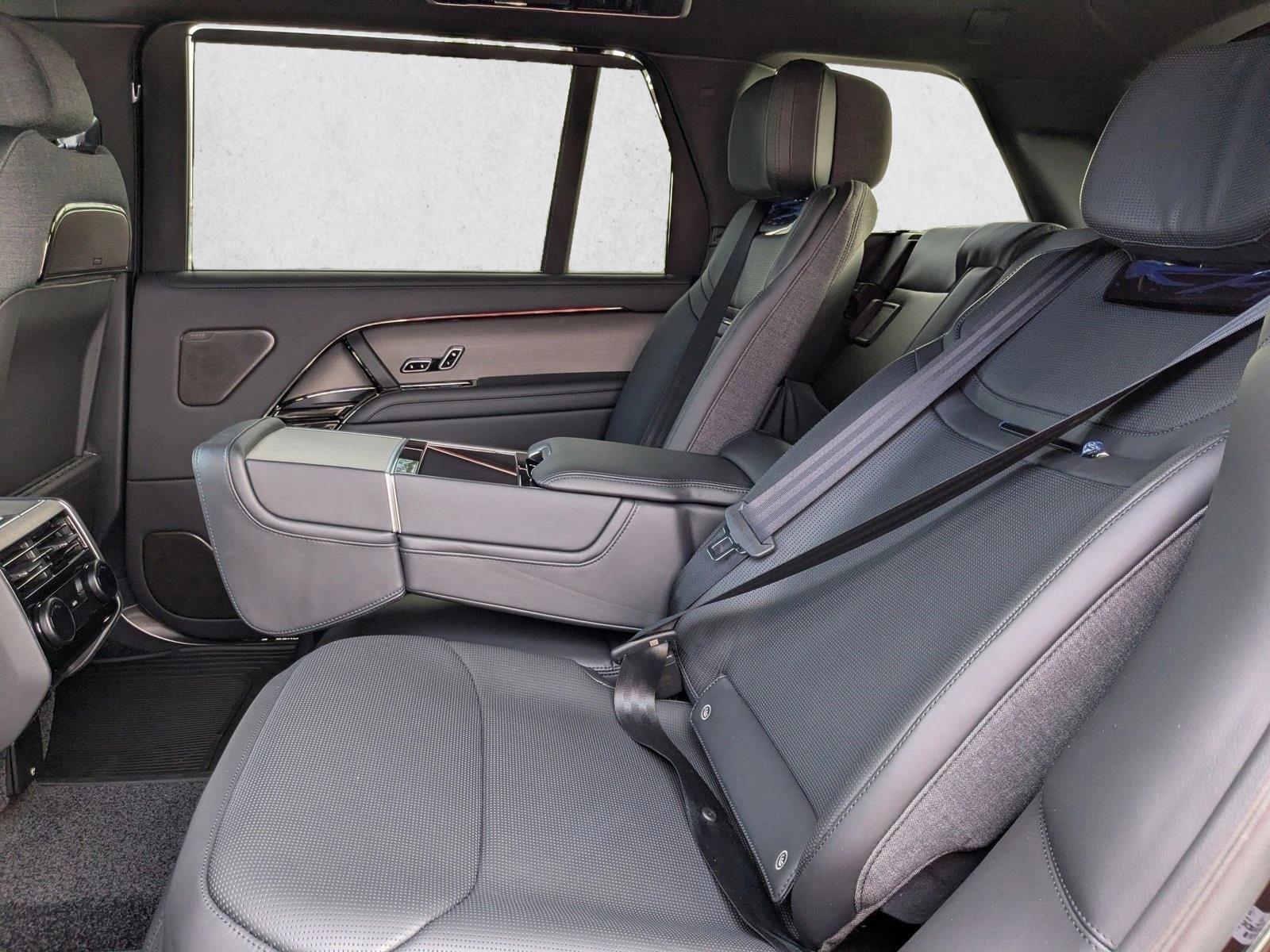 2026 Land Rover Range Rover SV - Photo 16