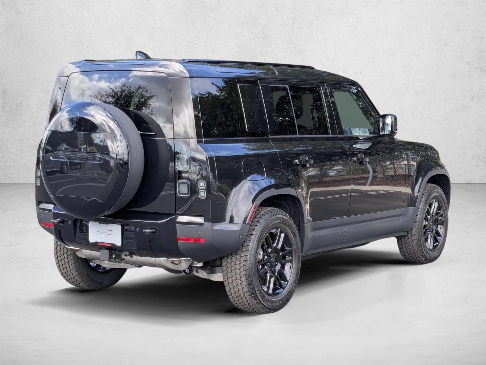 2026 Land Rover Defender 110 S photo 2