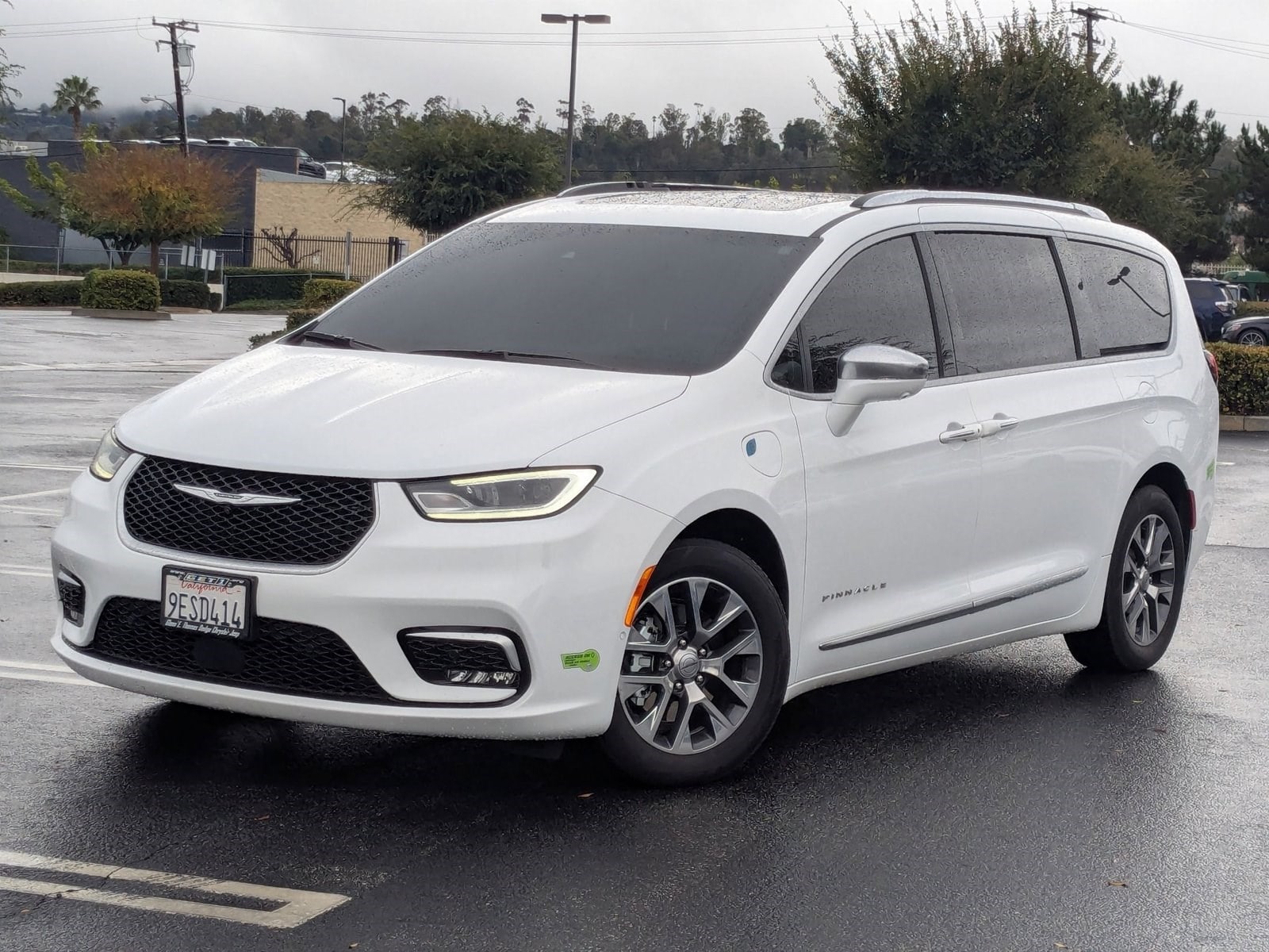 2022 Chrysler Pacifica Hybrid Pinnacle Hybrid's photo