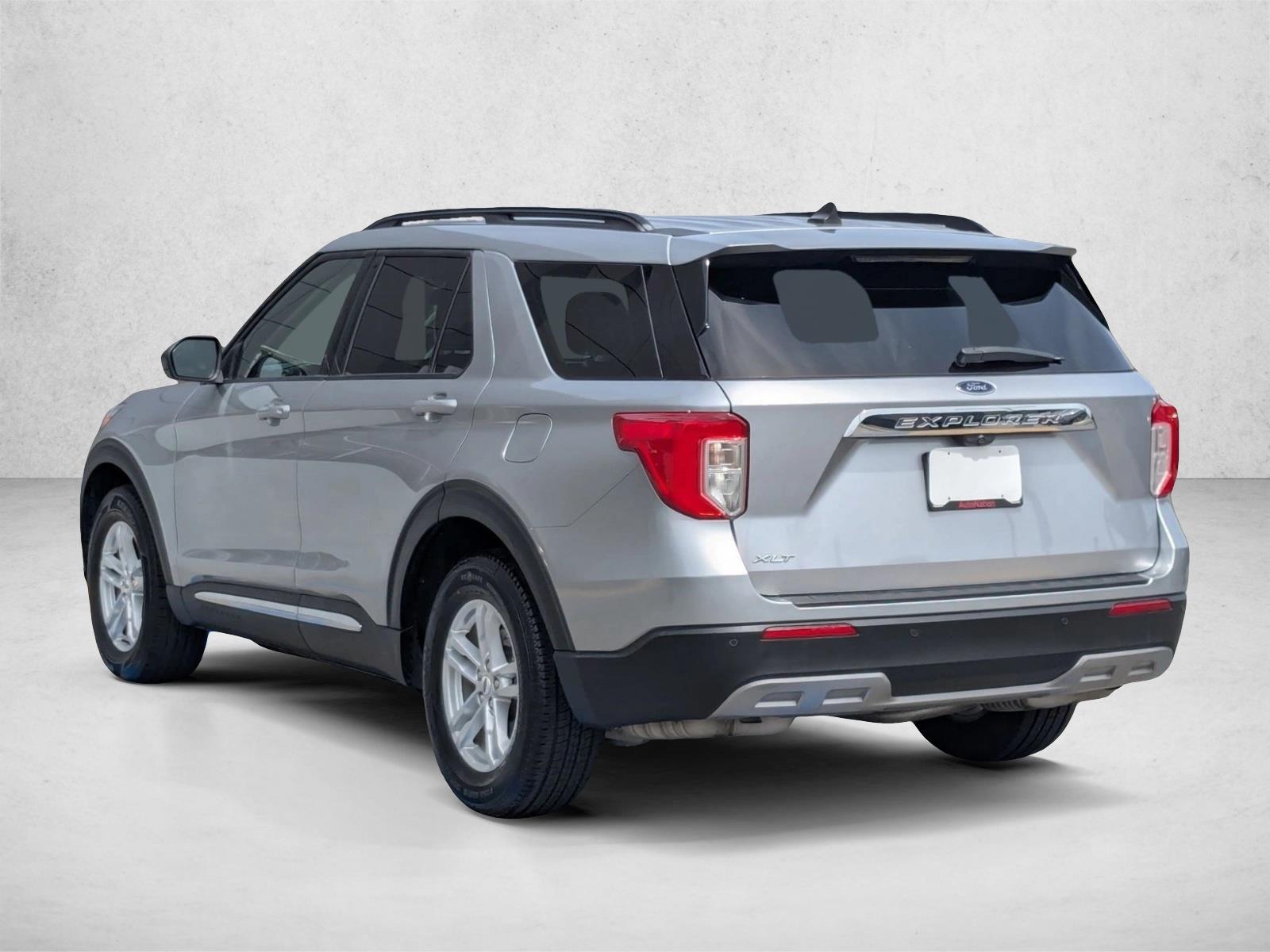 2022 Ford Explorer XLT photo 3