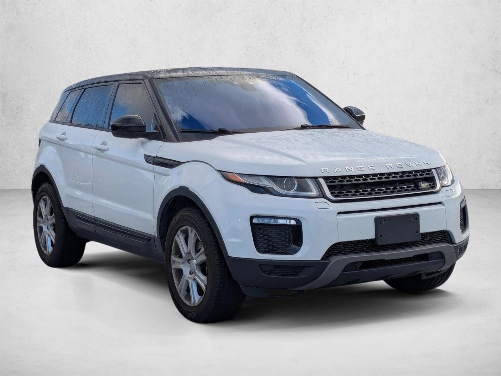 2017 Land Rover Range Rover Evoque SE Premium photo 3