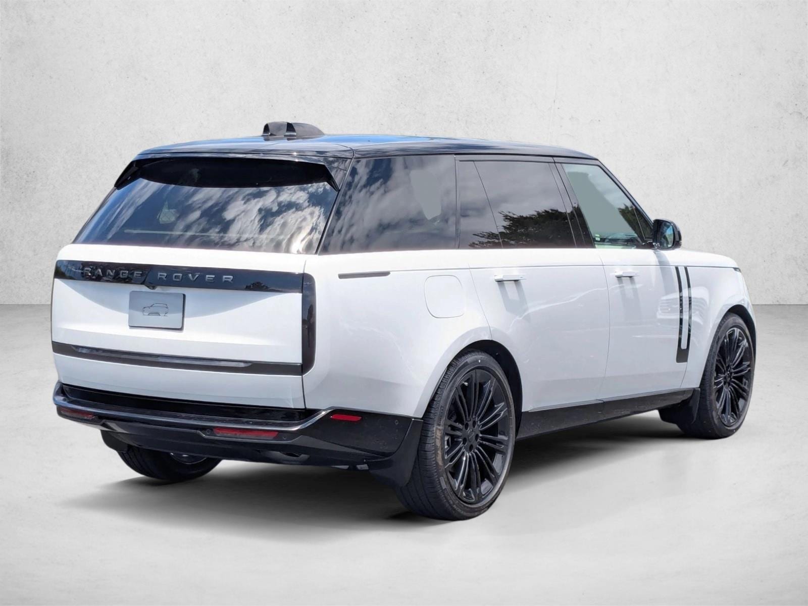 2026 Land Rover Range Rover SE - Photo 2