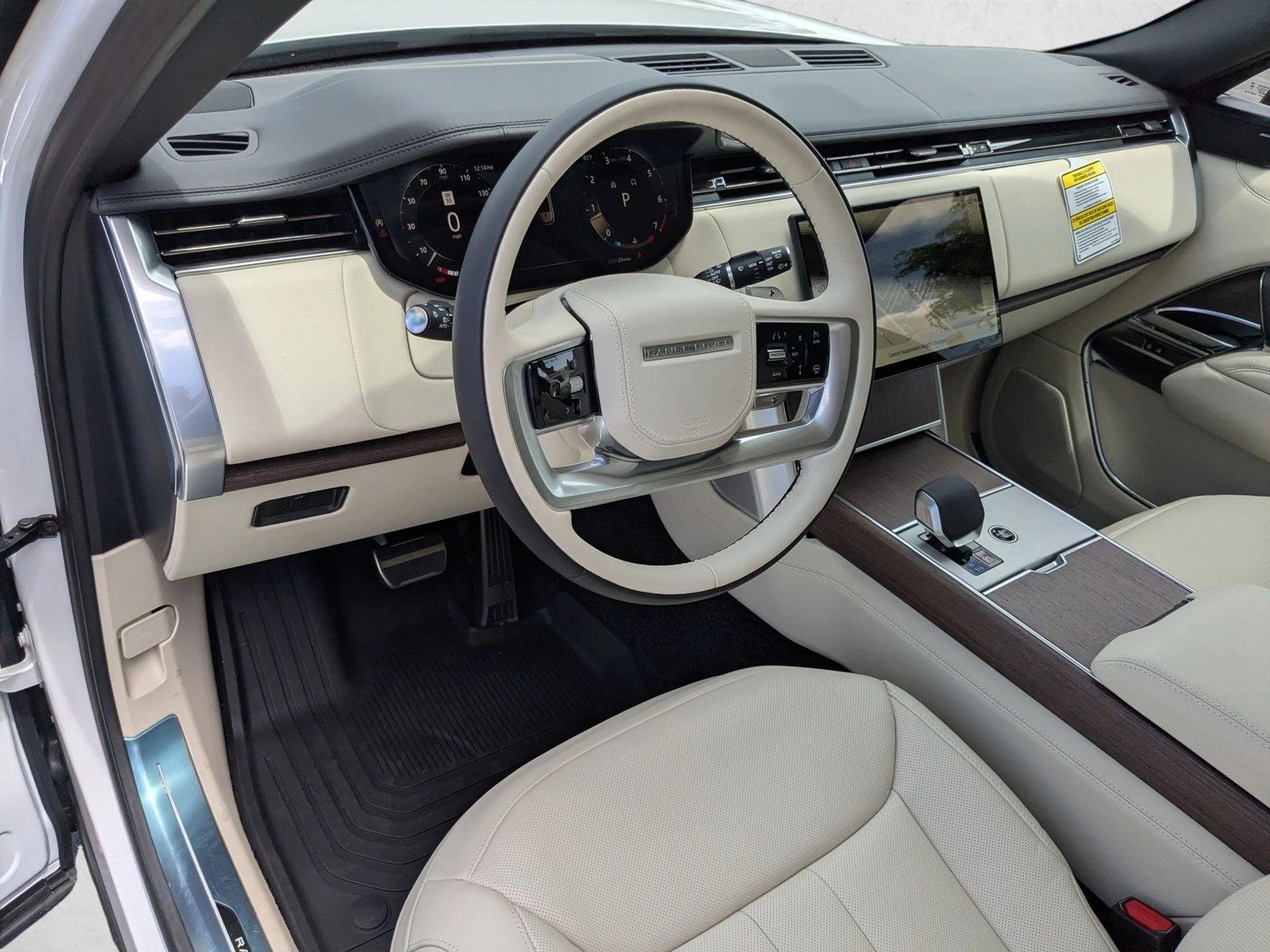 2026 Land Rover Range Rover SE - Photo 3