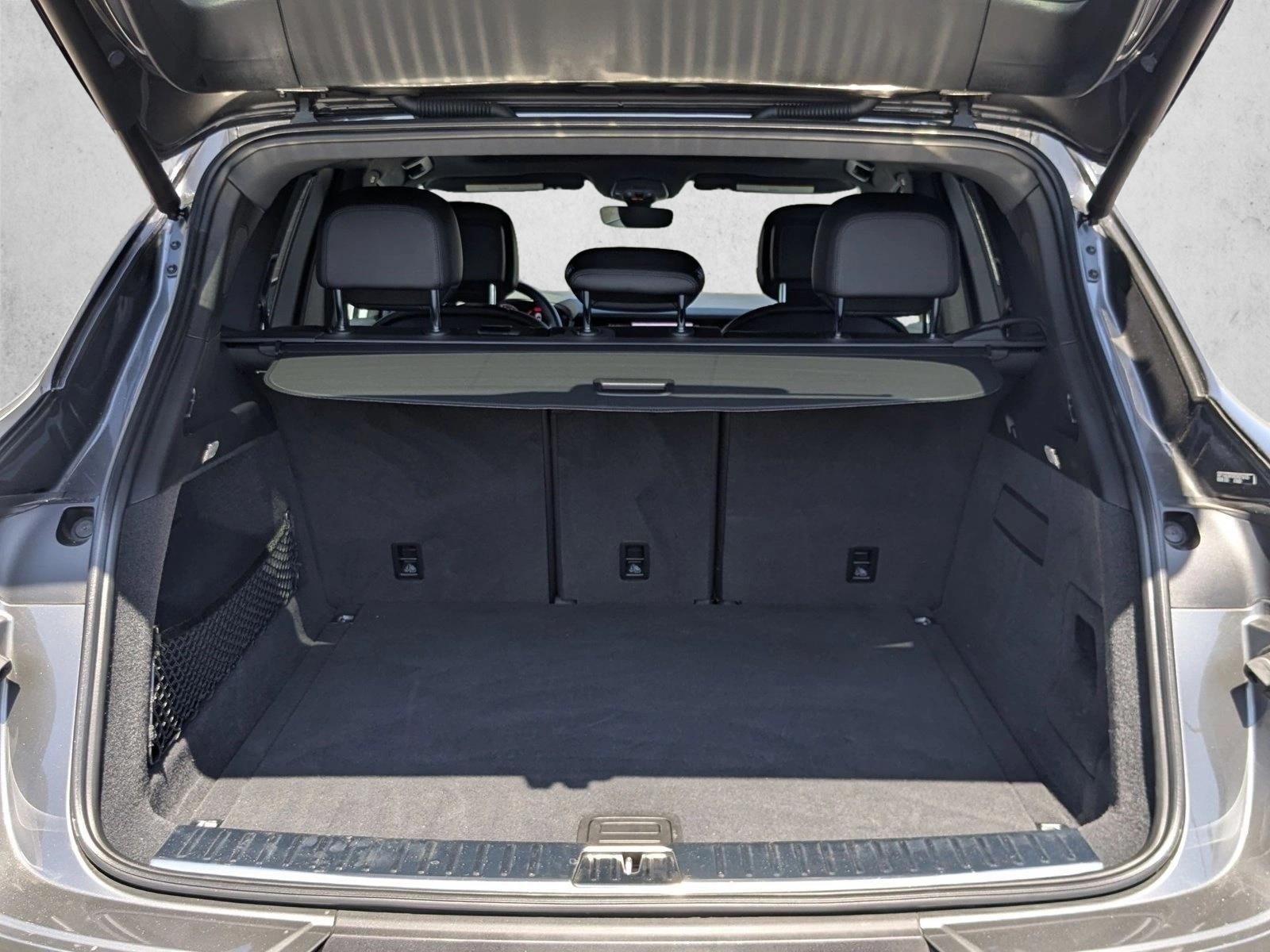 2024 Porsche Cayenne photo 5