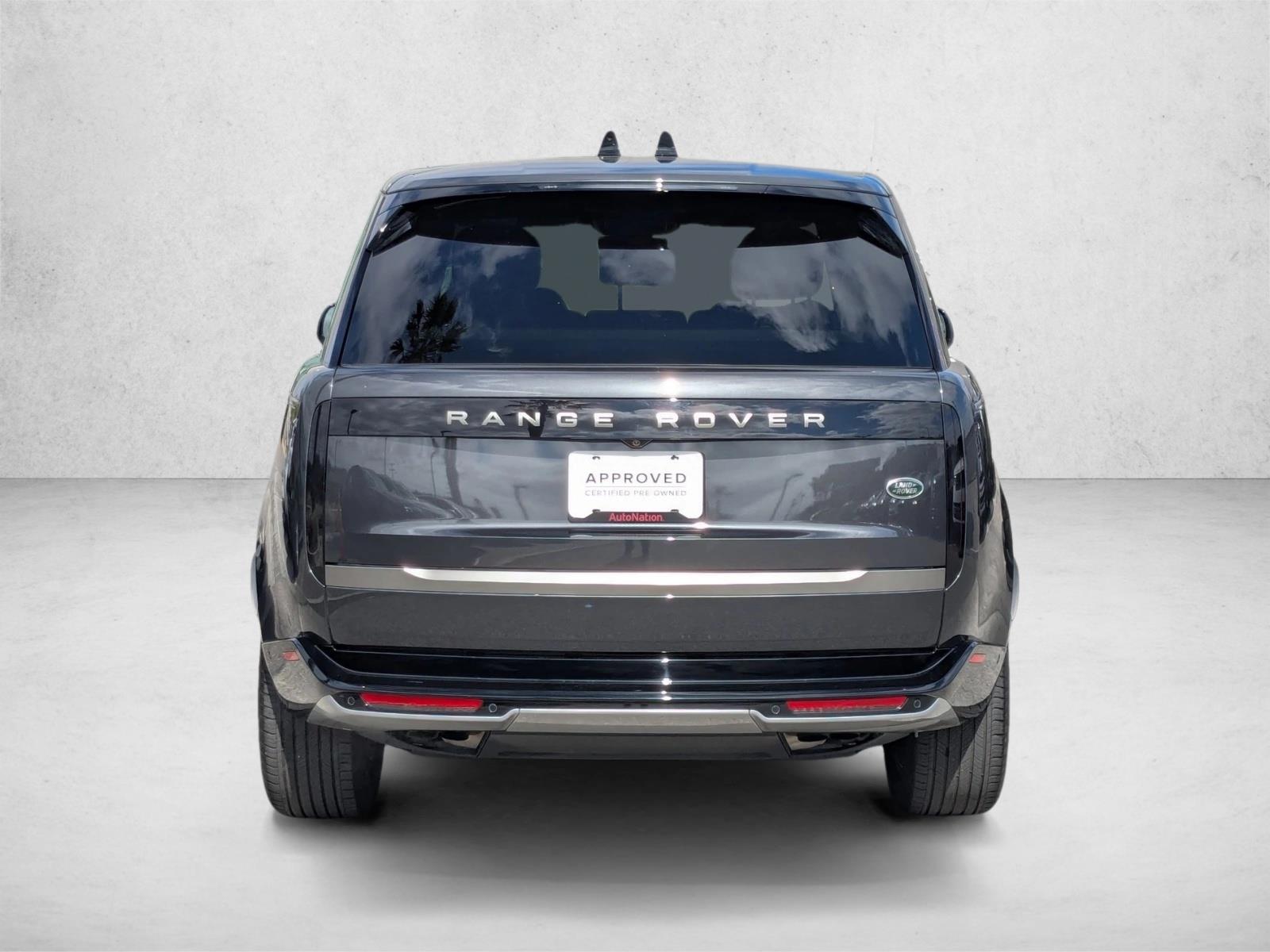 2023 Land Rover Range Rover SE photo 6