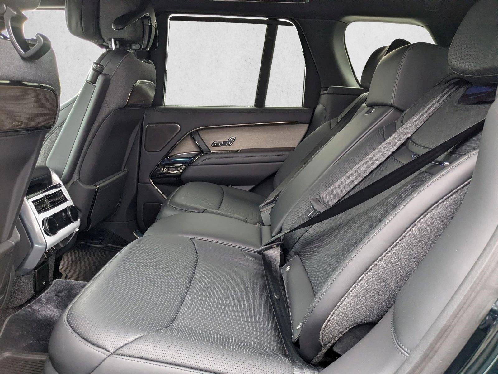 2026 Land Rover Range Rover SV - Photo 16