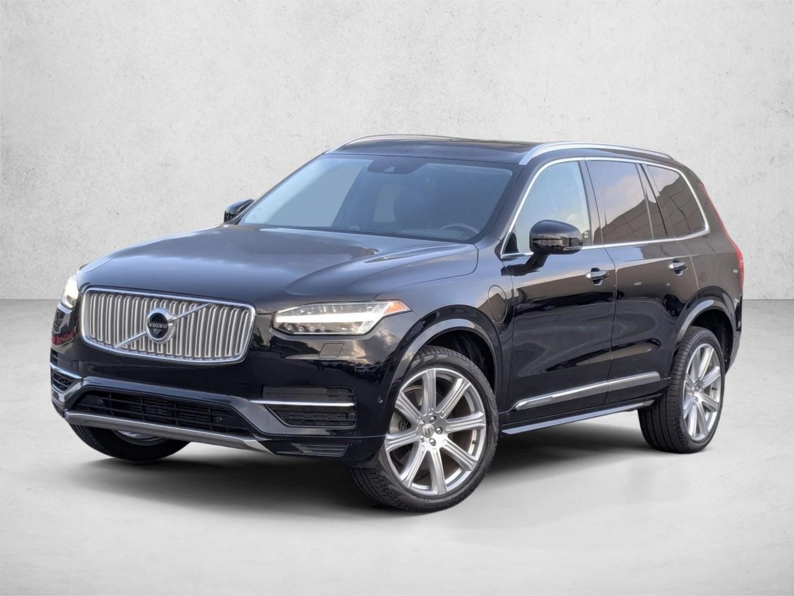 2016 Volvo XC90 T8 Twin Engine PHEV Inscription's photo
