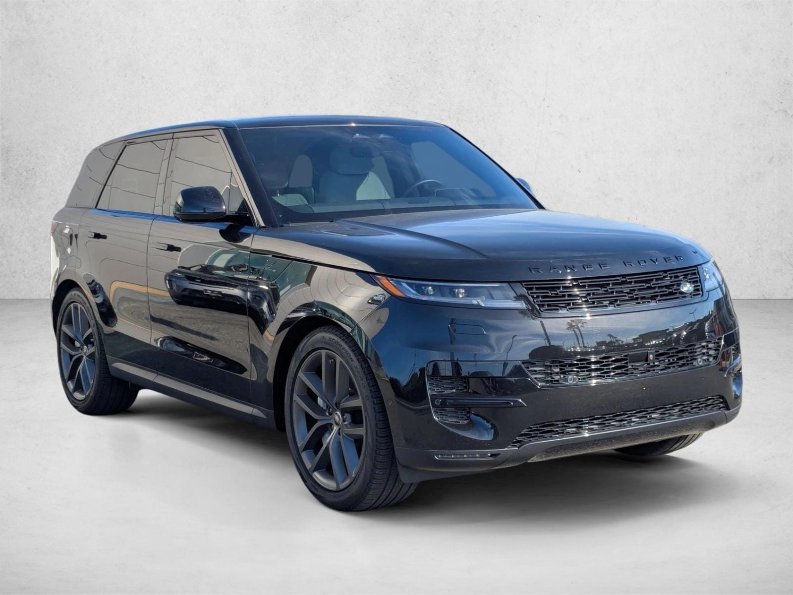 2025 Land Rover Range Rover Sport SE photo 2