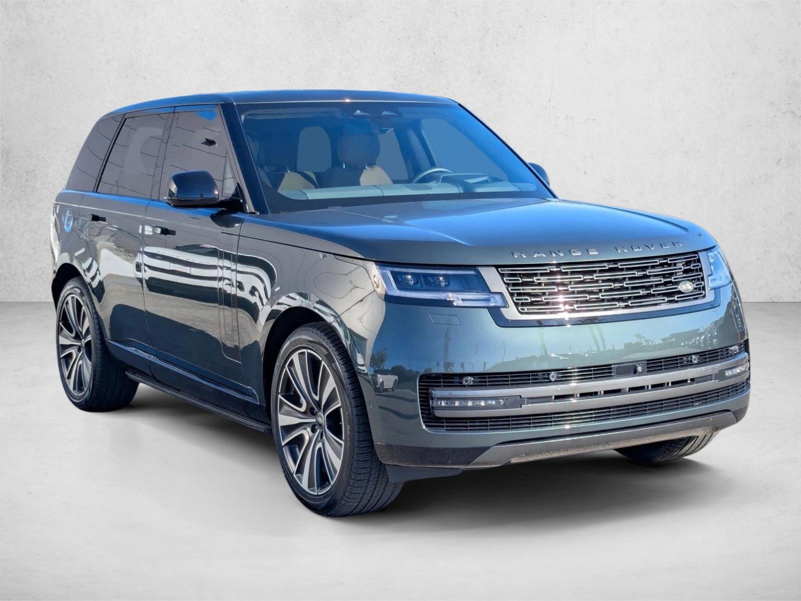 2024 Land Rover Range Rover SE photo 3