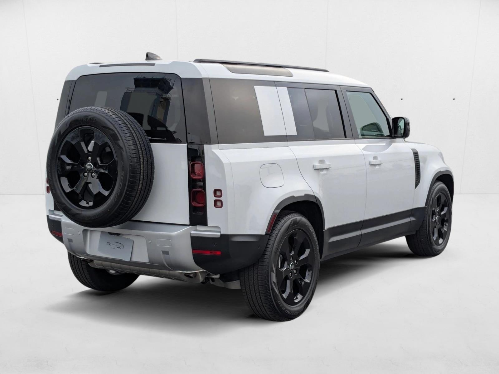 2025 Land Rover Defender 110 S photo 2