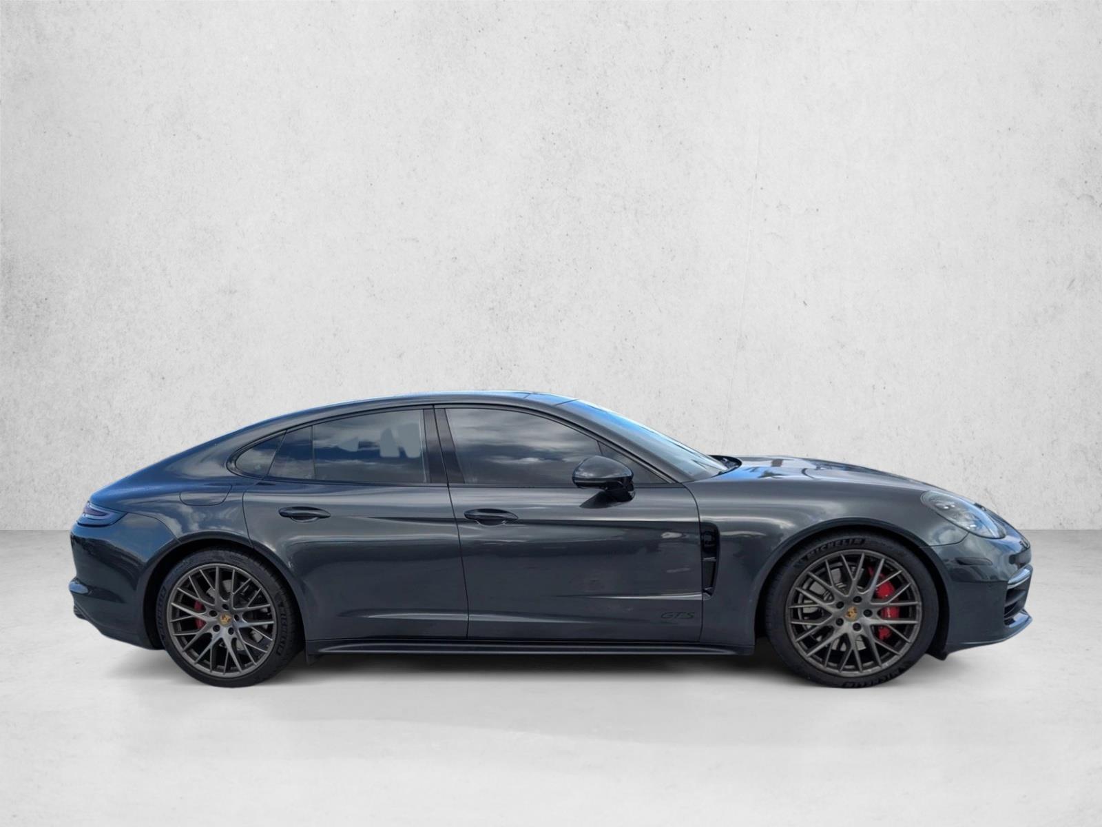 2020 Porsche Panamera GTS photo 4