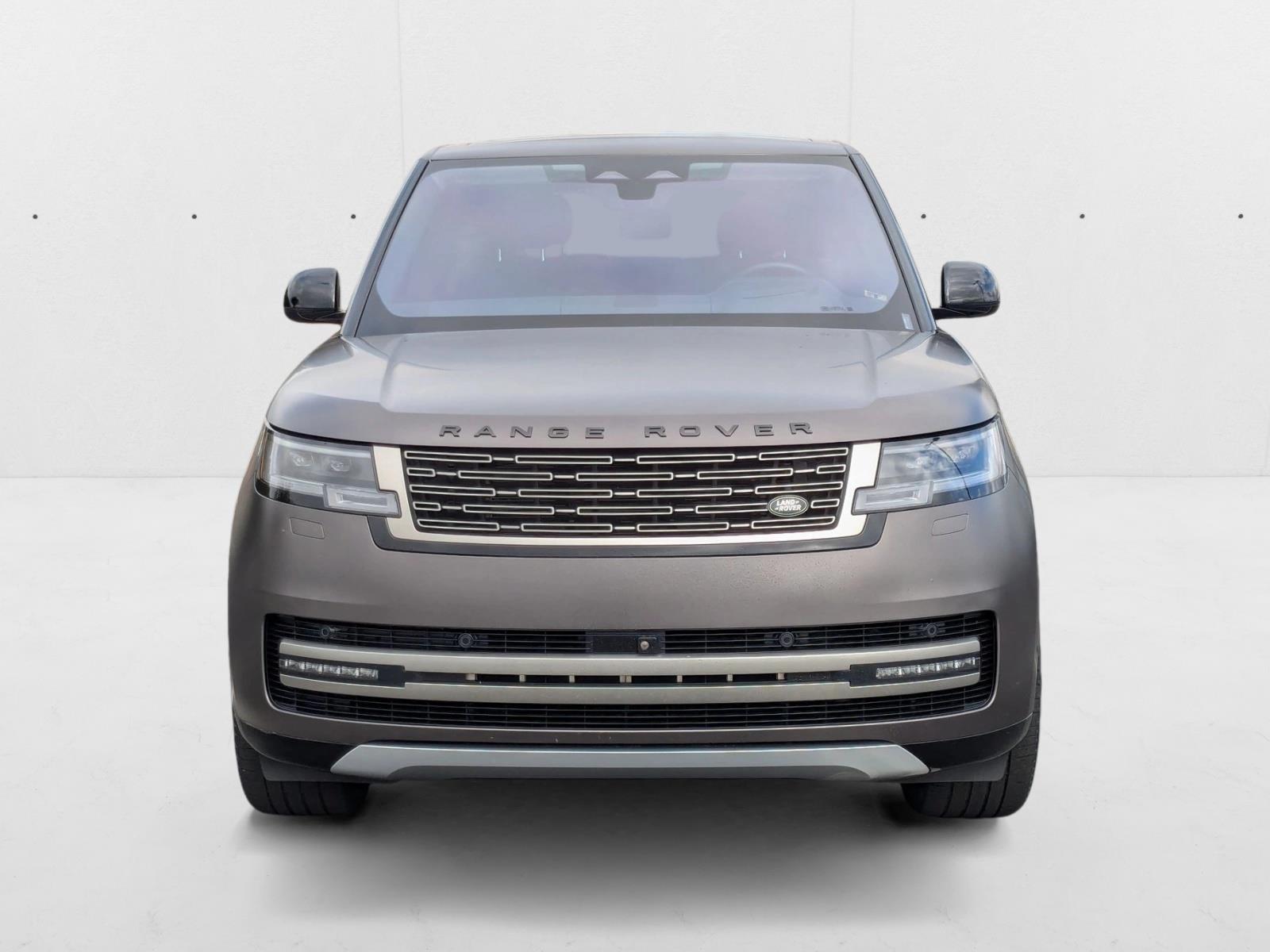 2022 Land Rover Range Rover SE photo 2