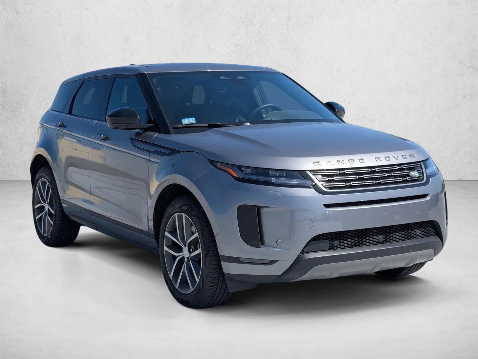 2025 Land Rover Range Rover Evoque Core S photo 3