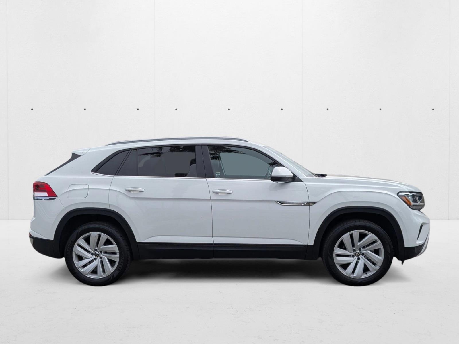 2022 Volkswagen Atlas Cross Sport SE Technology photo 4