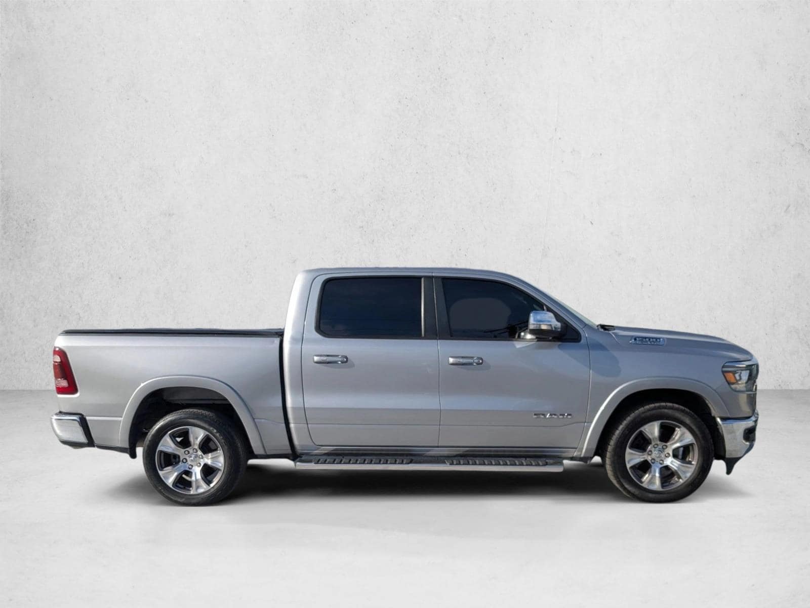 2019 Ram 1500 Laramie photo 4